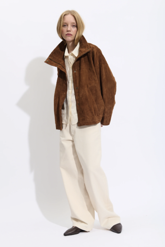 CHAQUETA DE ANTE CUELLO ALZADO | BELLEPIECE