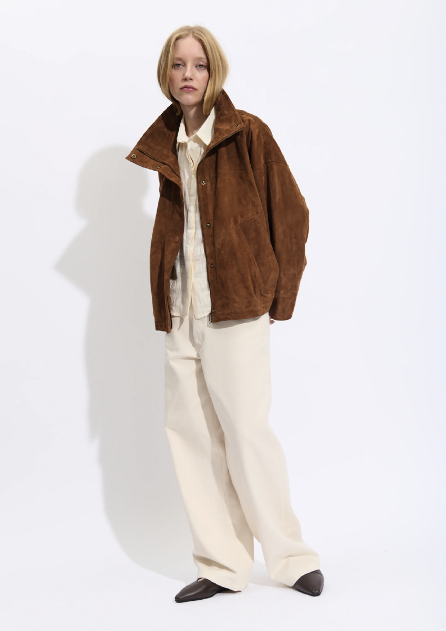 CHAQUETA DE ANTE CUELLO ALZADO | BELLEPIECE