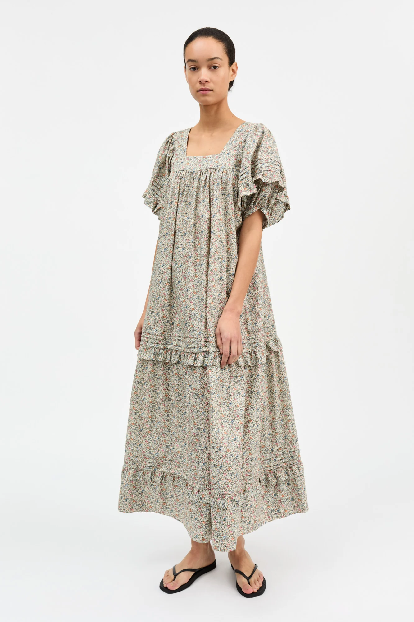 VESTIDO ESTAMPADO DE FLORES MANGA CORTA HOPE | SKALL STUDIO