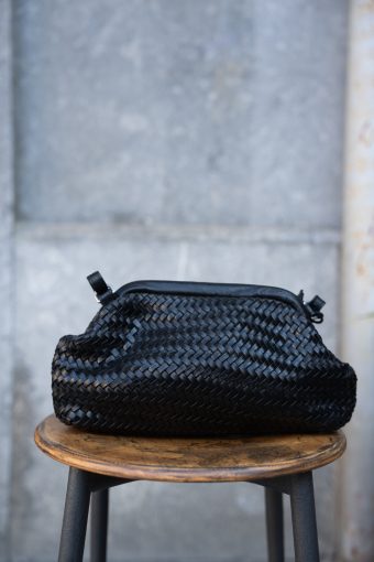 BOLSO BANDOLERA TRENZADA NEGRA | REHARD