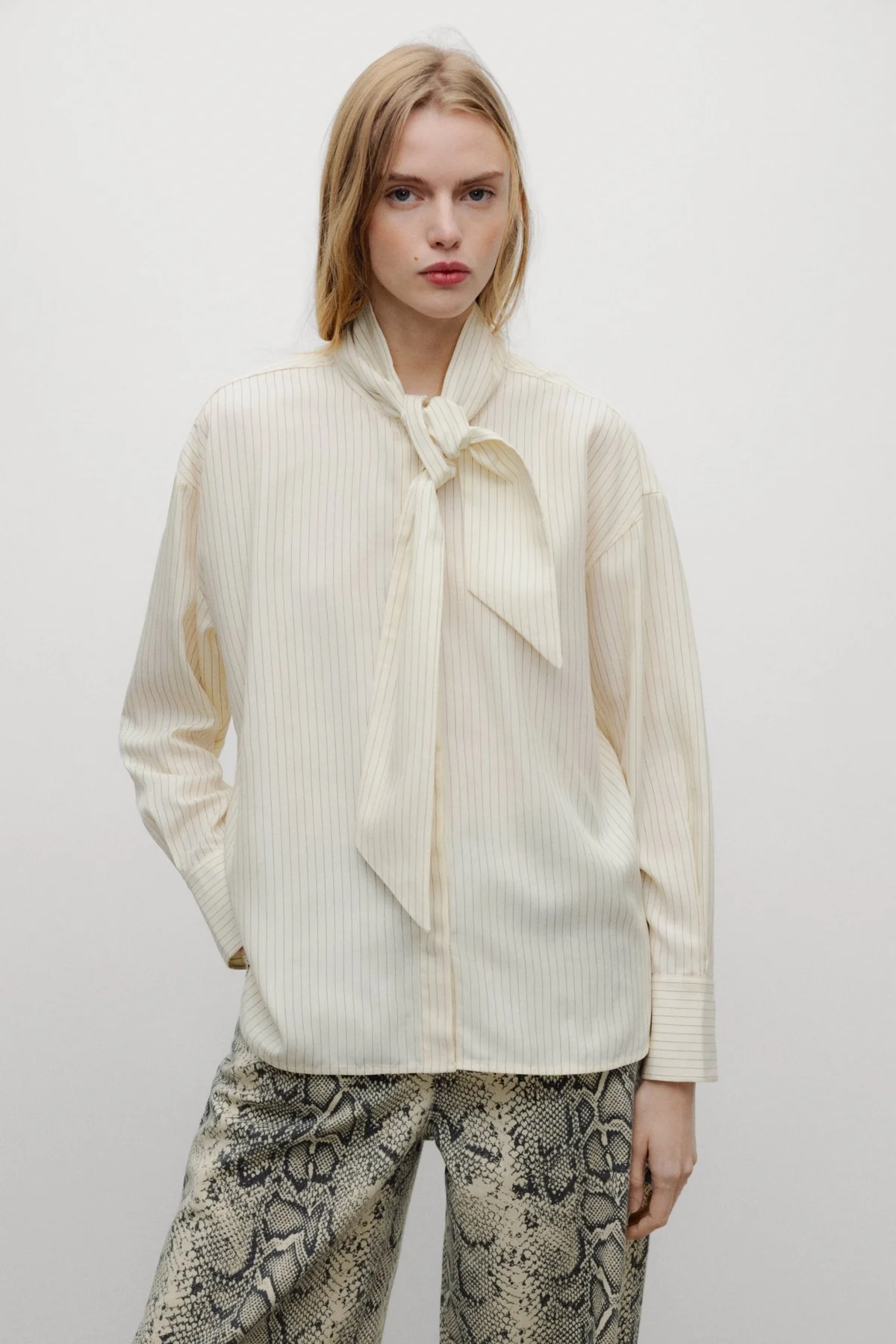 BLUSA PRADO CON LAZADA THE NEW SOCIETY