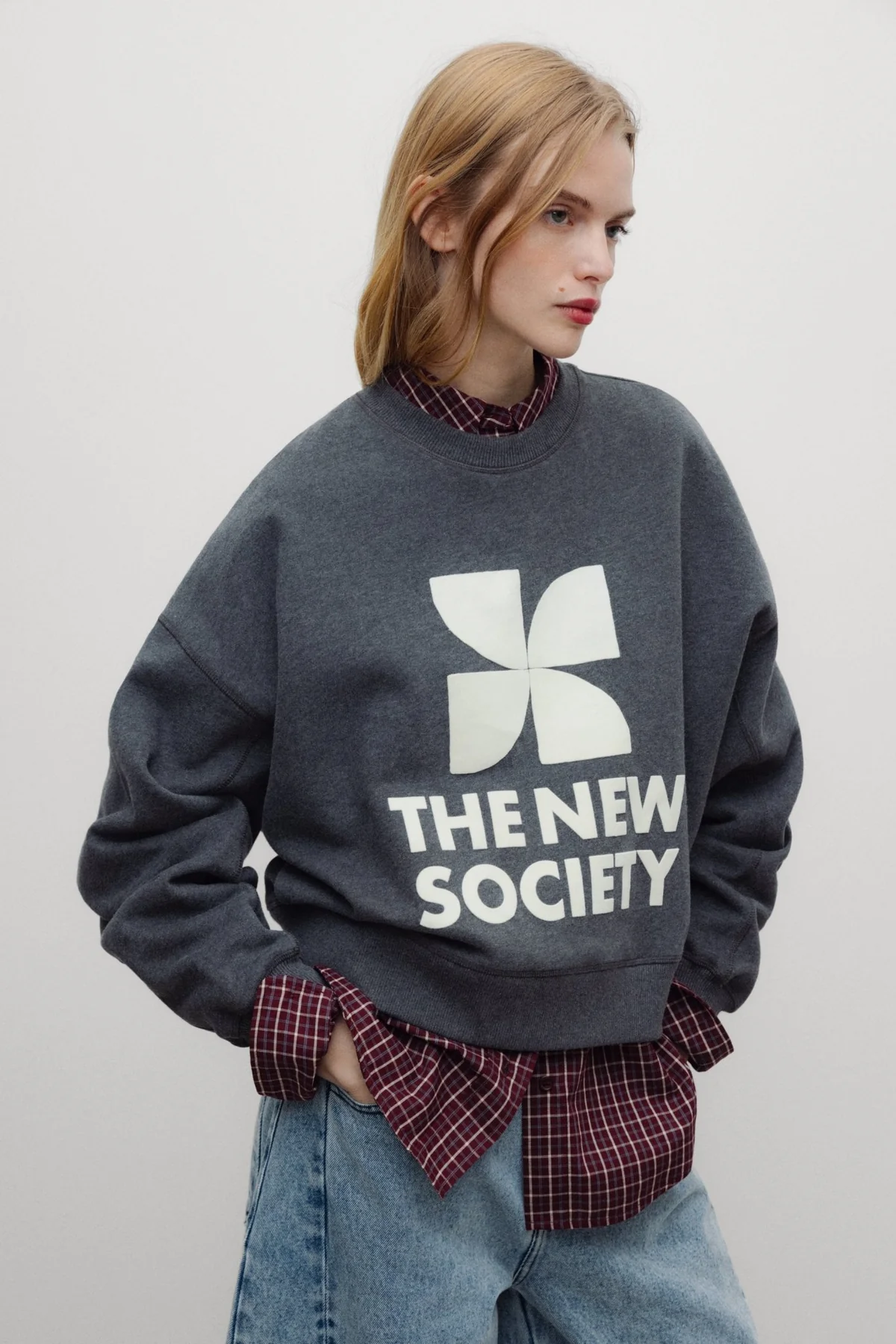 SUDADERA LOGO GRIS JASPEADO THE NEW SOCIETY