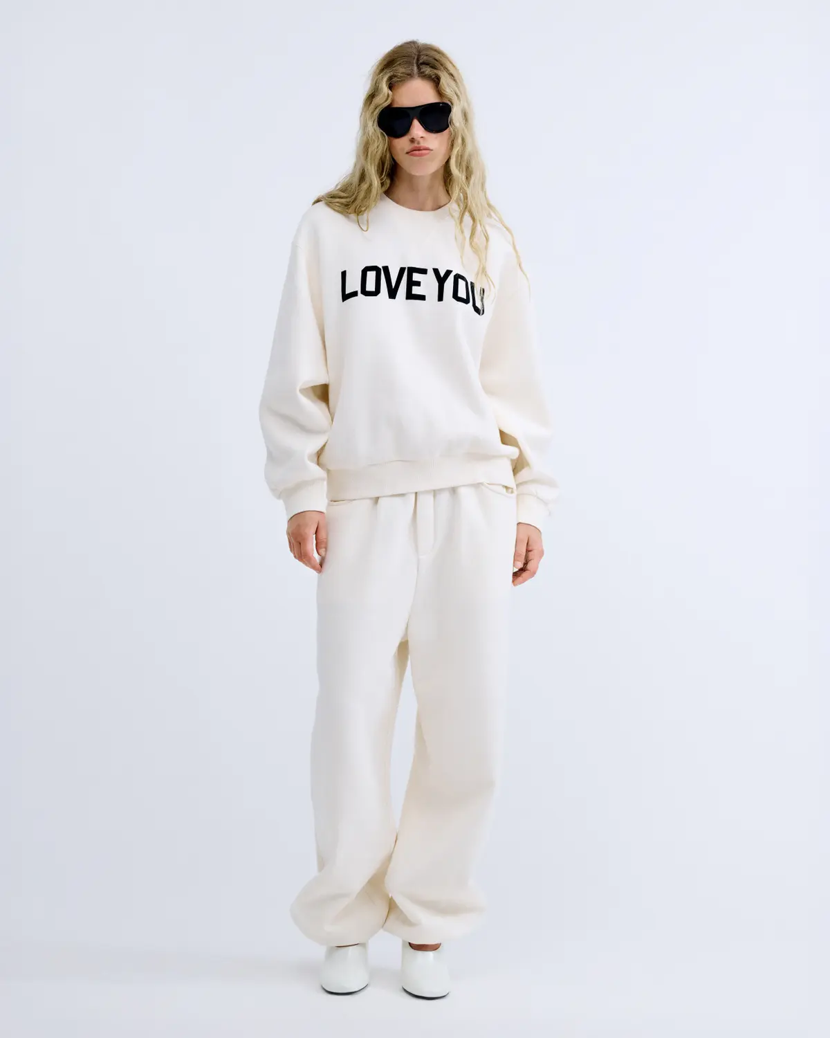 SUDADERA OVERSIZE SLOANE BLANCO LOVE STORIES