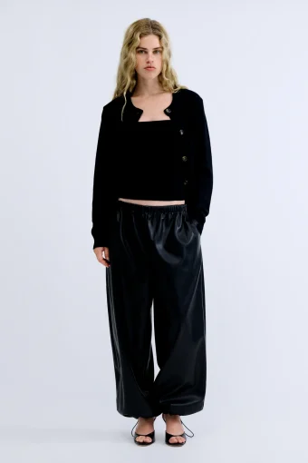 PANTALÓN FRAN EFECTO PIEL NEGRO LOVE STORIES
