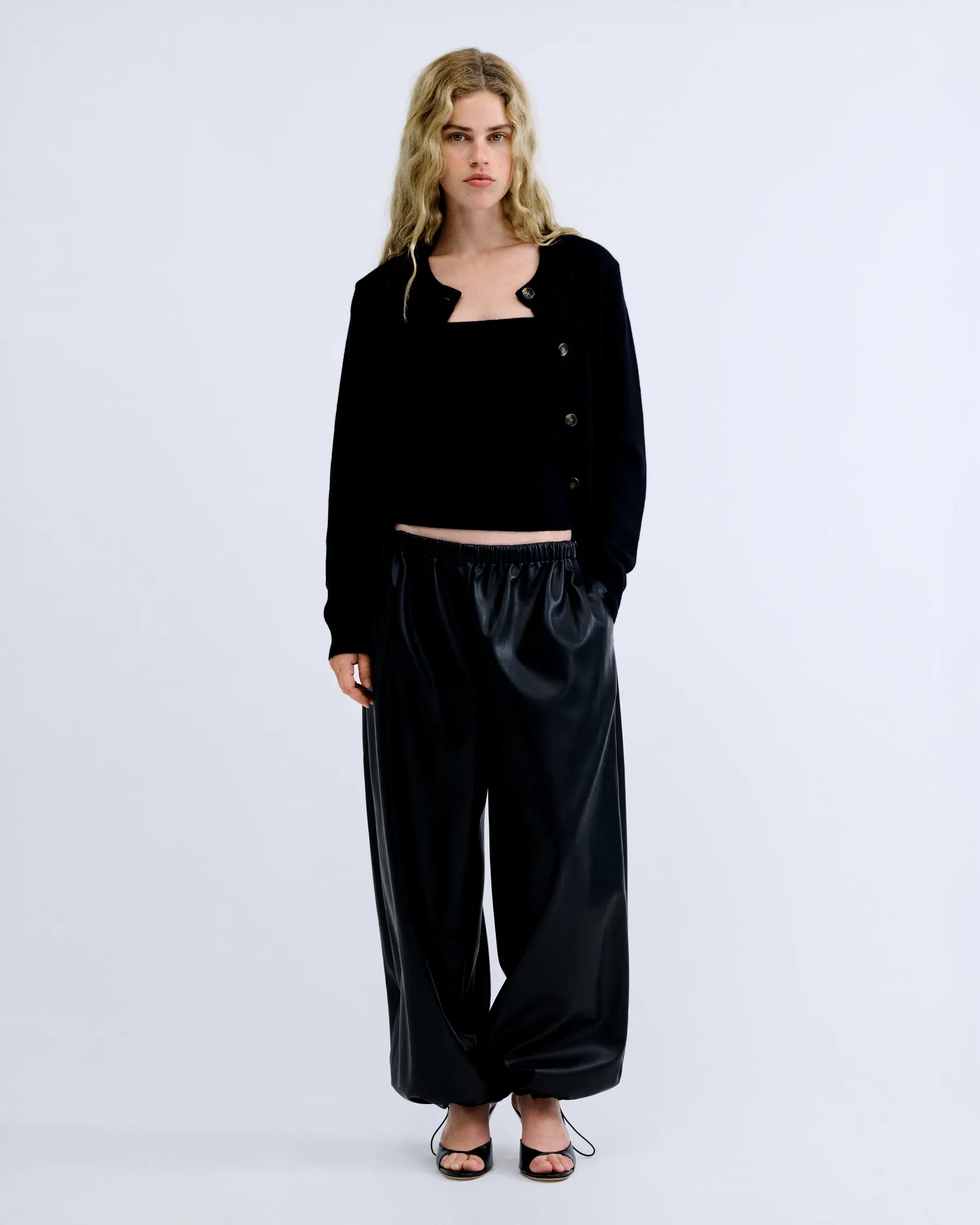 PANTALÓN FRAN EFECTO PIEL NEGRO LOVE STORIES